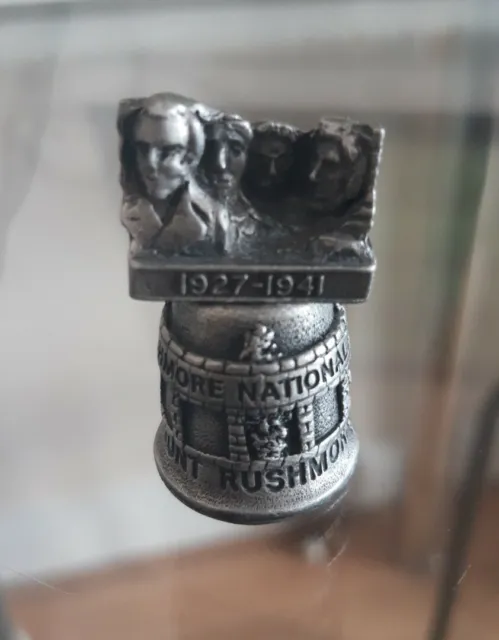 Mount Rushmore Pewter Thimble W.A.P.W in Case - UK SELLER!!!