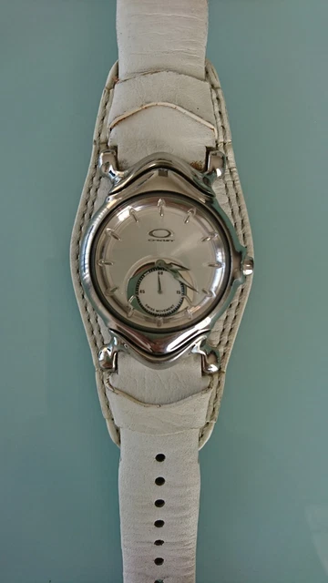 【希少】Oakley jury　ホワイトレザー OAKLEY JURY WATCH white saddle back leather silver sunburst