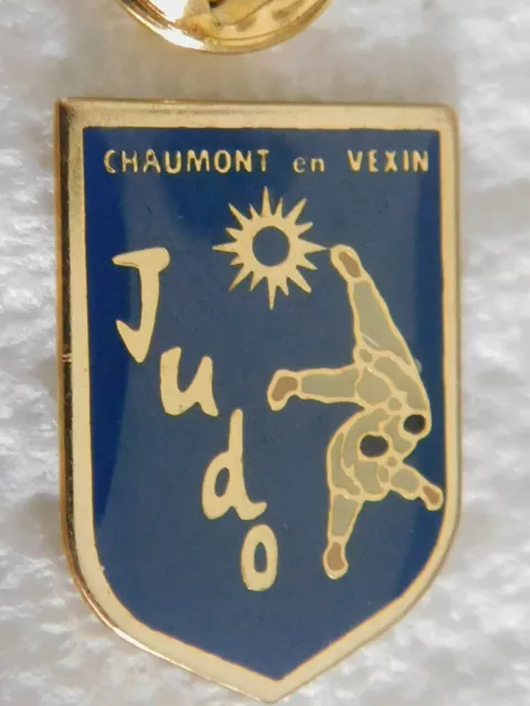 Pin's JUDO - Club de CHAUMONT-en-VEXIN - OISE 60 - (#B89)