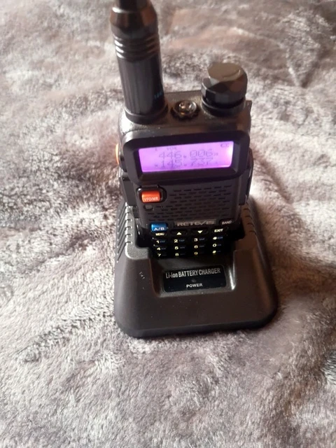 talkie walkie RT-5R/RETEVIS/ vhf uhf pmr fm en tres bon etat talkie walkie RT-5R/RETEVIS/ vhf uhf pmr fm en tres bon etat
