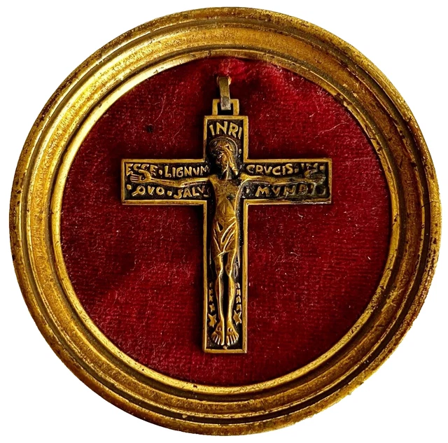 Broche Line Vautrin En Bronze Doré : La France Et Ces Régi