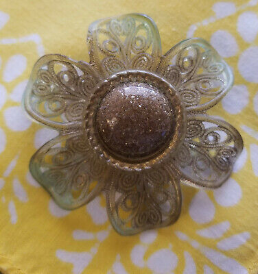 VINTAGE 1940s TAUPE & GOLD FLOWER BLOSSOM PLASTIC CELLULOID PIN BROOCH 2"