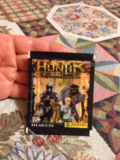 Bustina Di Figurine Sigillata : Huntik Secrets e Serhers 2009 Edizione Panini