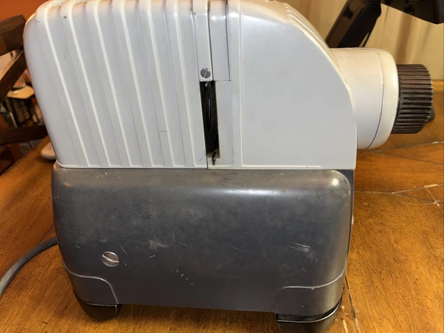 Vintage Kodak Kodaslide Signet 300 Slide Project Model A with Case