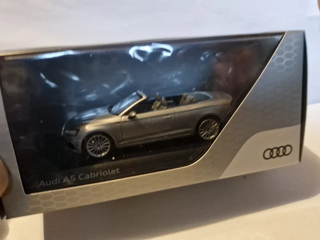 Modèle Miniature Audi A5 Coupé Blanc Glacier 2017 Spark 1:43 - Version Concessionnaire