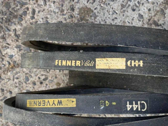 2 x C144 V Antriebsriemen. Fenner und Wyvern