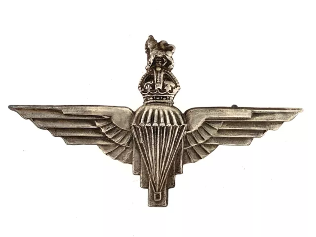British Army Parachute Regiment Metal Cap Badge  WW2 Model ANTIQUED (with lugs)