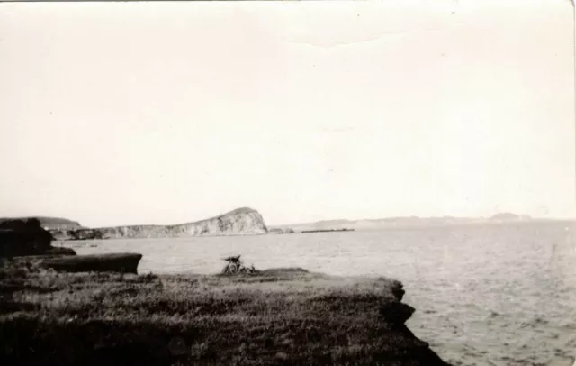 Vue de Cap-aux-Meules, Îles de la Madeleine, Québec, non circulée (21.382)