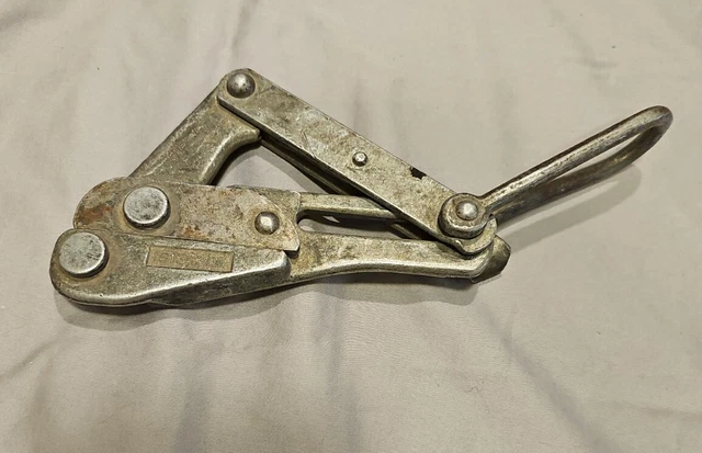 2 Klein Chicago Grips Cable Wire Pullers Vintage #1613-30 Functional 9 1/2" 2