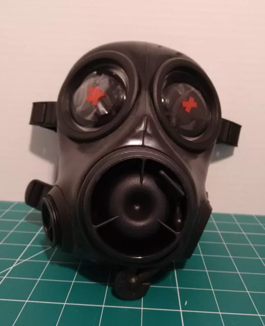 Avon FM12 Gas Mask / Respirator, Size 2 Medium, NEW