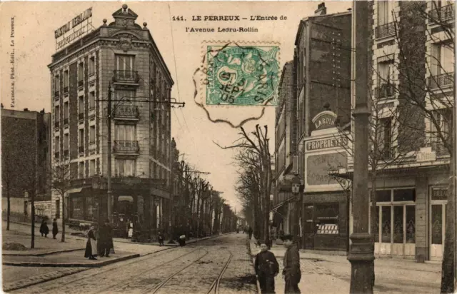 CPA AK Le PERREUX L'Entrée de l'Avenue Ledru-Rollin (671986)