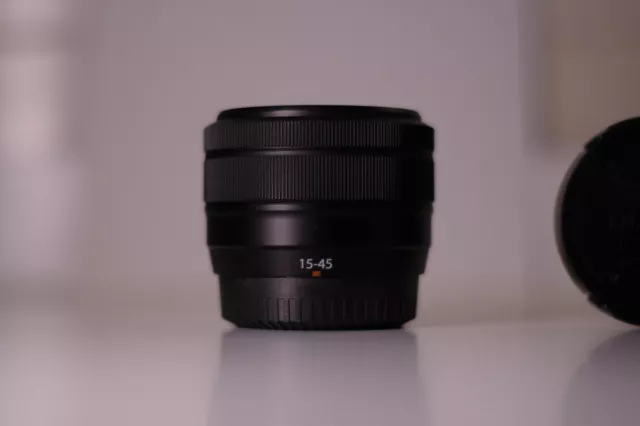 Lente Fujifilm-Fujinon XC 15-45mm f/3.5-5.6 MINT