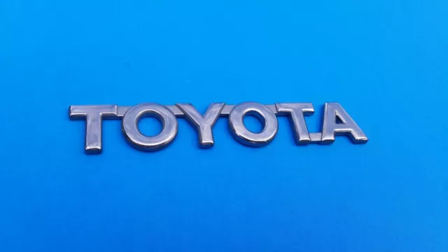98 99 00 01 02 03 04 05 Toyota Sienna Rear Gate Lid Emblem Logo Badge Oem A1