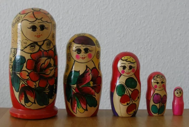 Alte Matrjoschka, Matrioschka, Matroschka. Babuschka! 5 Holz-Puppen. 18 cm!