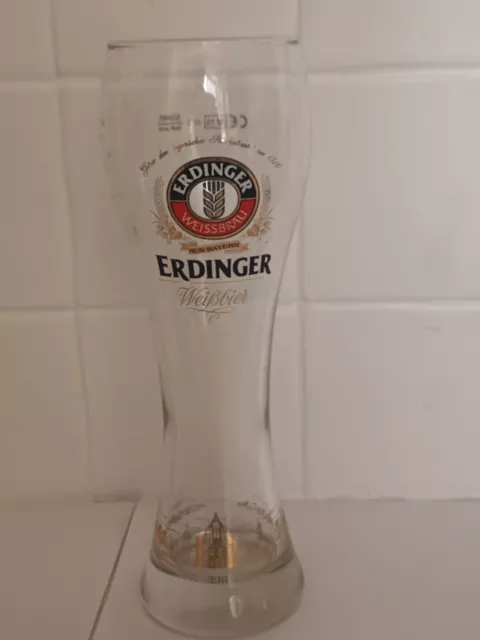https://www.picclickimg.com/bB8AAOSwWwdlb3Aw/Erdinger-Weissbrau-German-Lager-Pint-Glass-10.webp