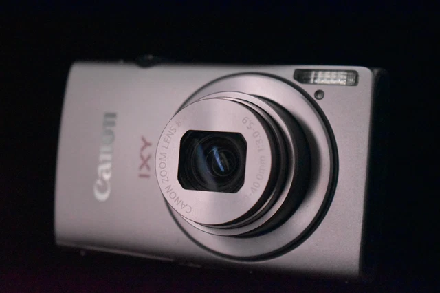 CANON IXY 600F Pink Samantha Thavasa Edition 12.1 MP Comact