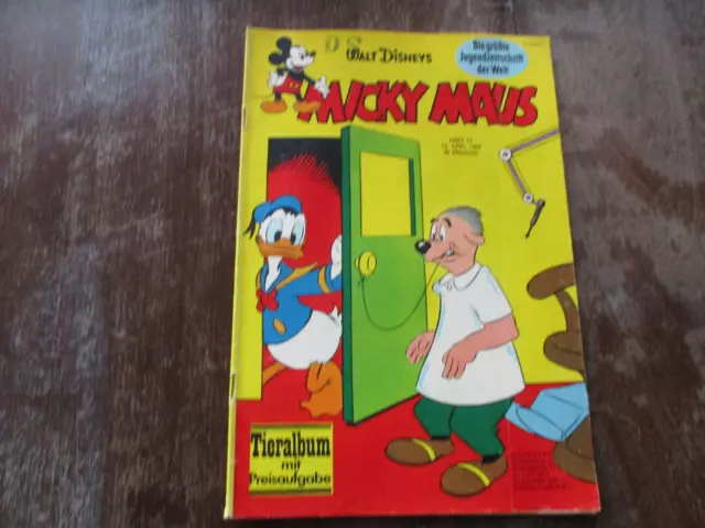 Micky Maus Heft 15/1967, mit Sammelgutschein und Fußball-Sammelbildern ...