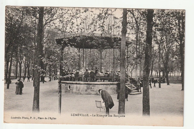 LUNEVILLE - Meurthe et Moselle - CPA 54 - Music at the Kiosque des Bosquets