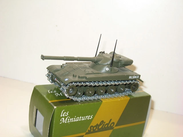 Miniature AMX 13 Char vert armée Française - francis miniatures
