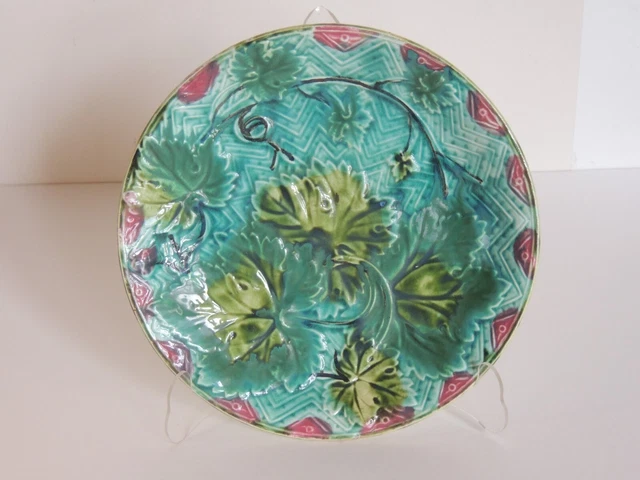 Antique Majolica Art Nouveau Grape Leaf Geometric Background 8 3/8 Pottery Plate