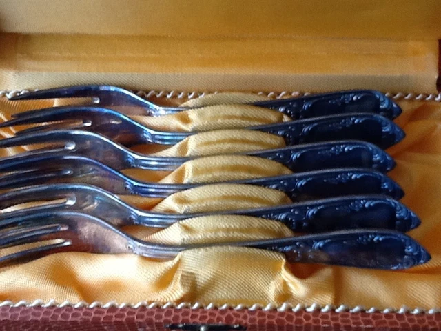 Yesaler Weihnachtsgabeln Set - 6 Goldene Dessertgabeln Mit Festlichen Anhängern