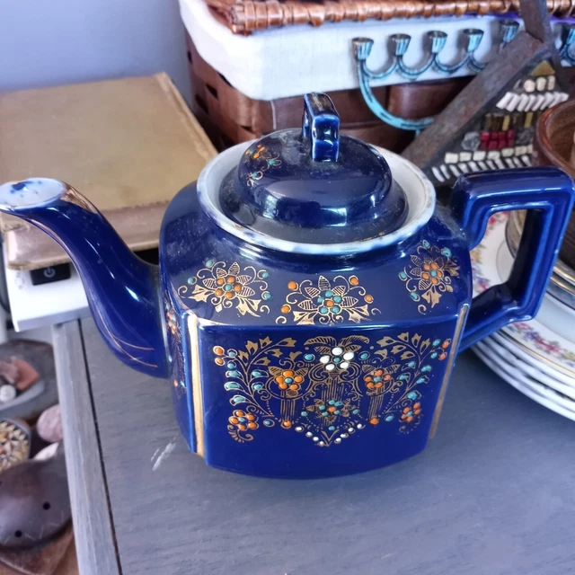 Vintage hand painted blue teapot with lid. Japan.