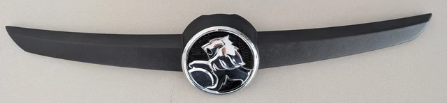 Holden VZ Monaro Upper Grille Section and Badge