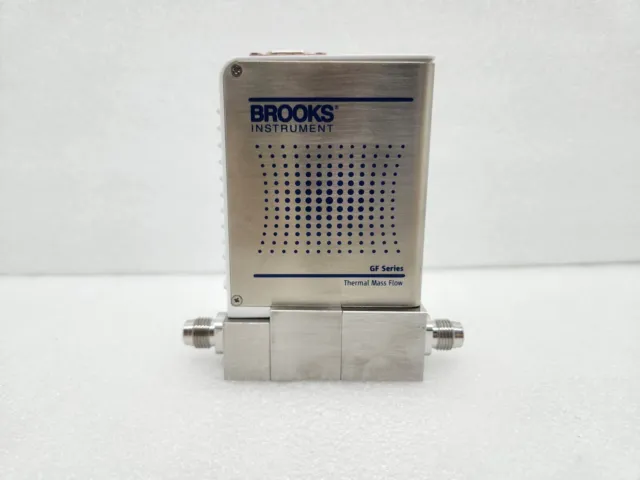 Brooks Mass Flow Controller Vcr Type (500Sccm Sh44) / Gf125Cxxc-Sh47015L-Vxvog1
