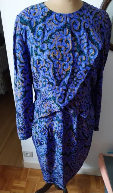 Superbe!!!!! robe vintage CARVEN T40 en soie doublée  Très bel état.