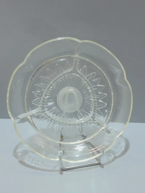 ANCIEN MENDIANT PLAT APERITIF en VERRE Forme FLEUR déco TABLE