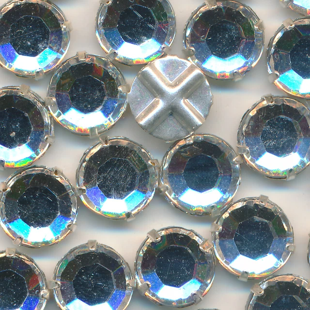 Strasssteine 25 Stück kristall, böhmisch, 8 mm facettiert Glas Aufnähsteine (65)