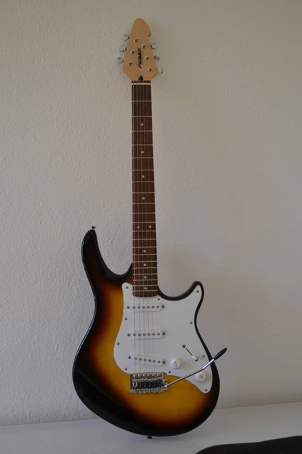 Guitare Electrique Vintage Peavey Raptor Special + Etui + Sangle