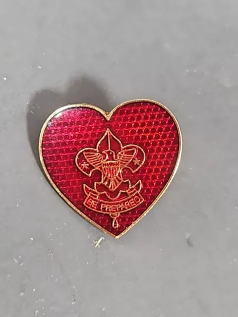 Vintage BSA Boy Scout BE PREPARED PIN Life Scout  Enameled Badge HEART Shaped 2