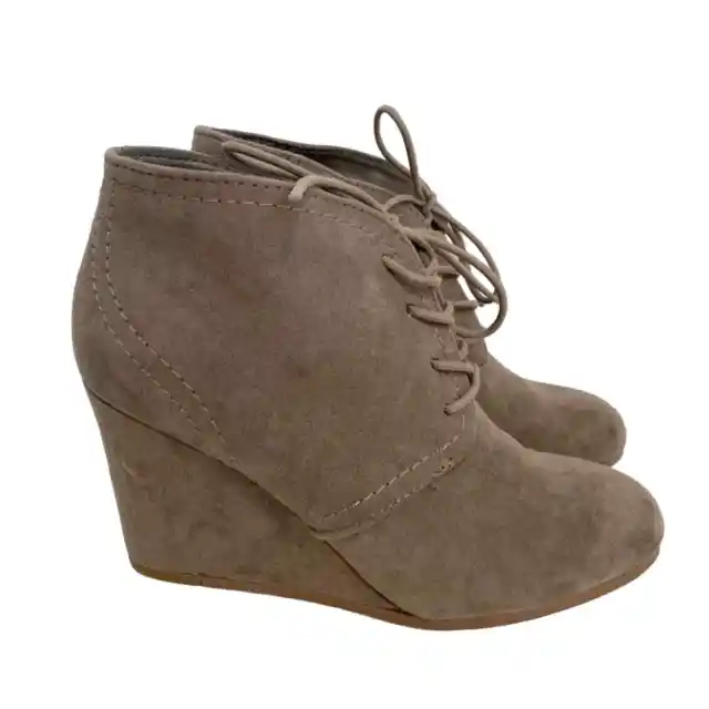 Arizona Jeans Lacie Ankle Bootie Wedges Size 7 Taupe
