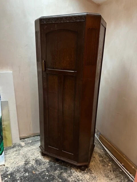 Brough Bros Ltd VINTAGE WARDROBE - Arte Deco.