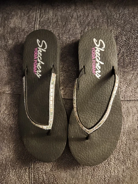 Skechers Yoga Foam Slip On Thong Flip Flops Rhinestones Womens Sandals Size 9