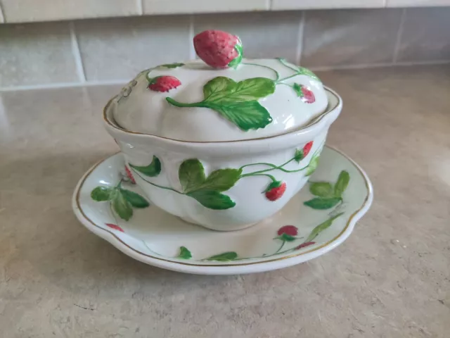 Uncommon! Vintage Majolica Mottahedeh Strawberry Tureen and Saucer Made in Italy