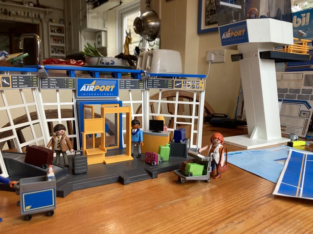 PLAYMOBIL - AEROPORT / Avion - A Completer Ou Pour Pieces Detachees