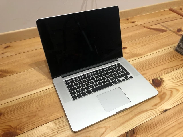 MacBook Pro 15" (Retina, metà 2015) modello A1398/I7/16 GB