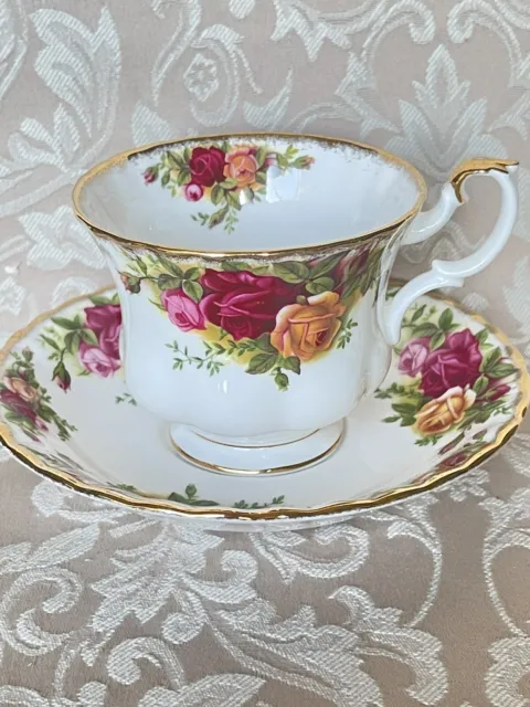 New Royal Albert Old Country Roses Bone China Tea Cup And Saucer 1960’s