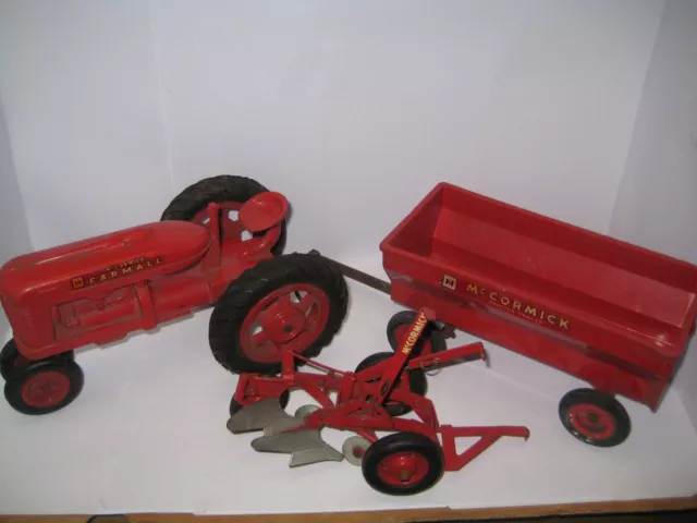 International Harvester 1940 Mccormick Farm Tractor, Trailer & Plow Toys Fr Ship 2