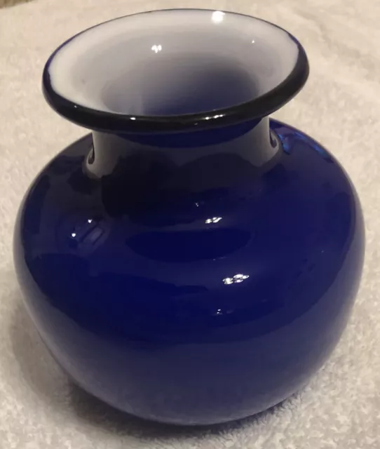 TARNOWIEC 5" TALL Art Glass From Poland - Vase Blue Cobalt W/ White Interior 3