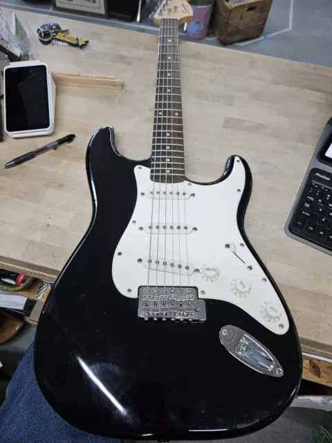 Squier by Fender Strat Affinity Electric Guitar Black
