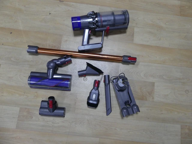 Aspirateur balais Dyson V10 Absolute (Occasion, incomplet)