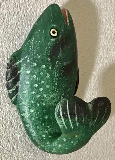 Vintage Cast Metal Fish Folk Art Wall Mounted 5 inch Hat Hanging Hook