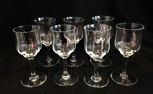 BACCARAT - MODÈLE CAPRI - 7 VERRES à VIN 13,5 cm