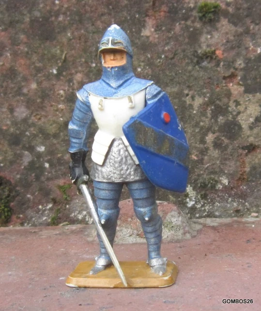 L15-32 STARLUX CHEVALIER EN ARMURE AVEC EPEE ET BOUCLIER MOYEN AGE | L15-32