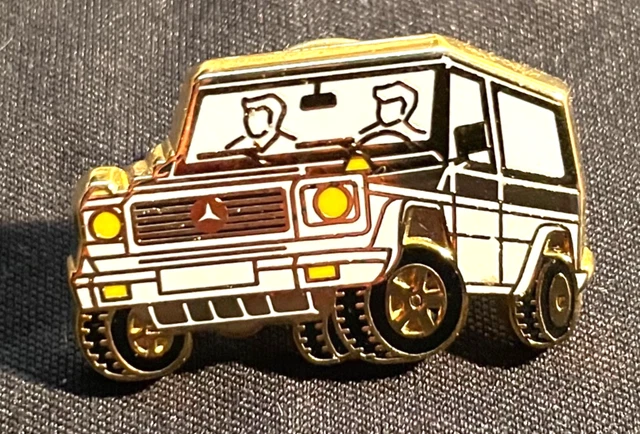 Pin's Class G Mercedes Benz Arthus Bertrand - Collection