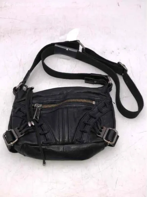 Lamb Womens Black Leather Inner Pockets Adjustable Strap Zipper Crossbody Bag