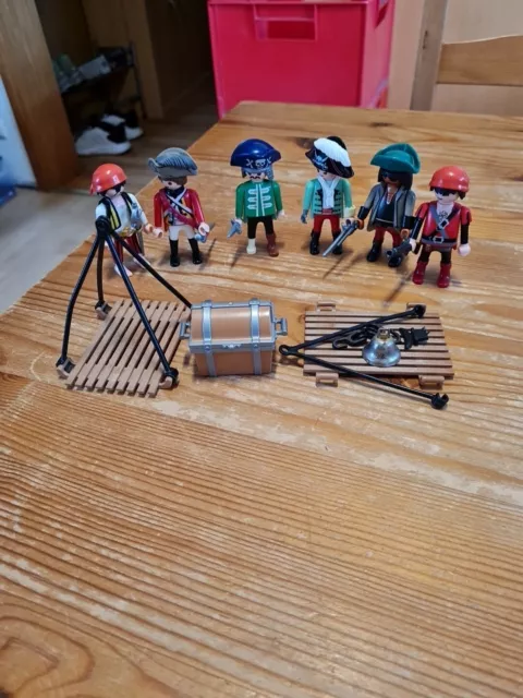 Playmobil 6 Piraten + Zubehör für ein Piratenschiff